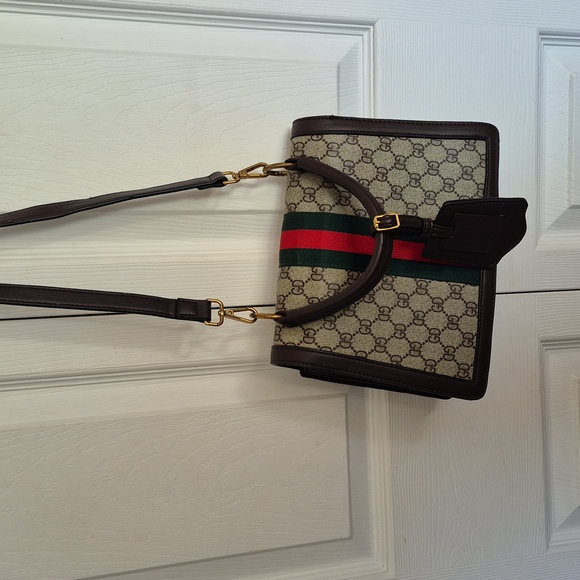 Fun Vintage Bee Bag with Iconic Stripe - Picture 4 of 4